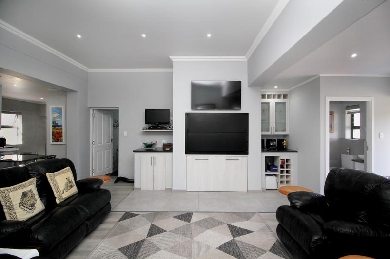 3 Bedroom Property for Sale in Reebok Western Cape